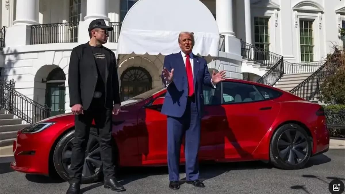 President Trump spends $80,000 to back Elon Musk by buying a Tesla Model S