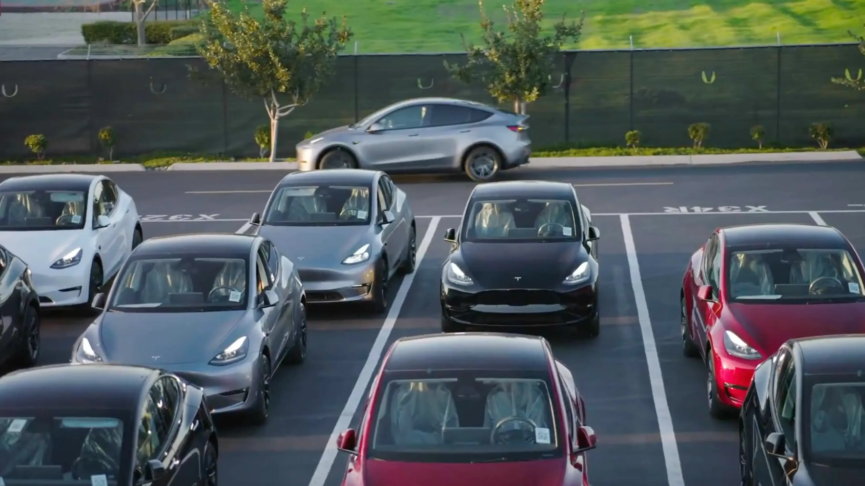 Tesla Robotaxi to launch on June 22 in Austin followed by unmanned car delivery