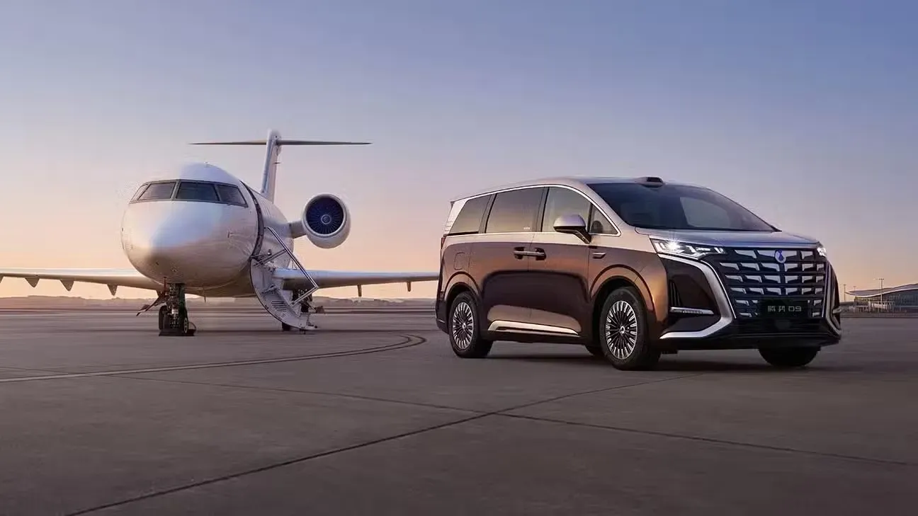 BYD's premium MPV Denza D9 debuts with 10-97% Flash Charging in 9 minutes