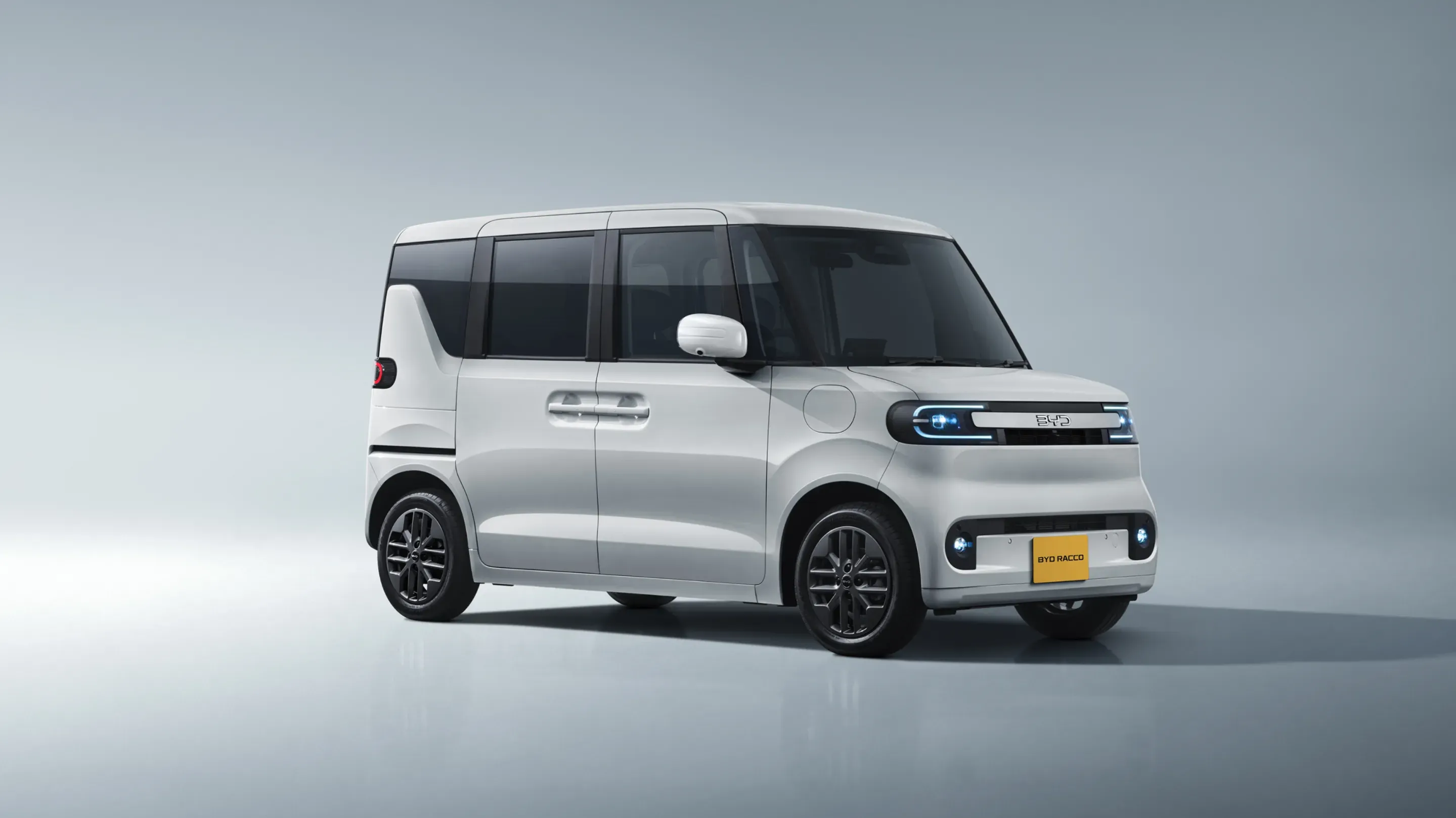 BYD's Racco kei EV racks up 5,000 paid pre-orders in first week